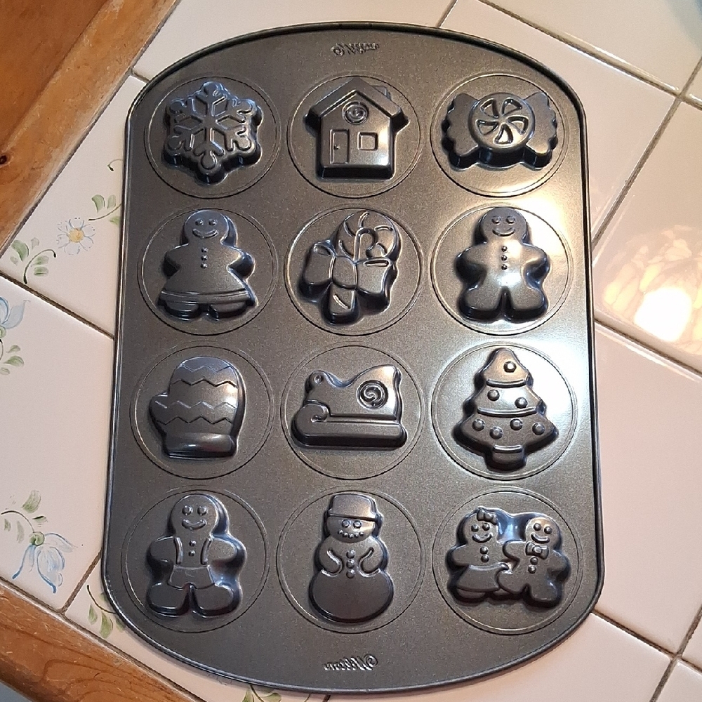 Wilton Holiday Mini Muffin Pan in Metallic Gray - Picture 2 of 9